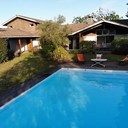 Hortensia Pool And Tranquility In Bassin